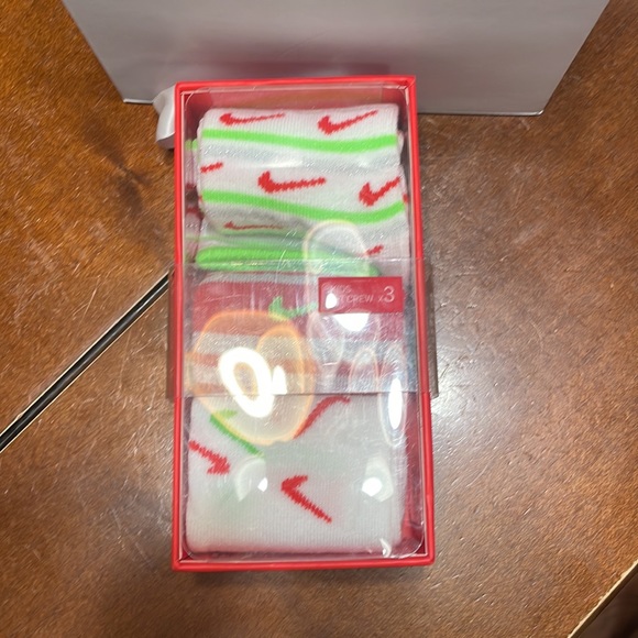 Nike Kids Crew size 5-7 - Picture 4 of 8